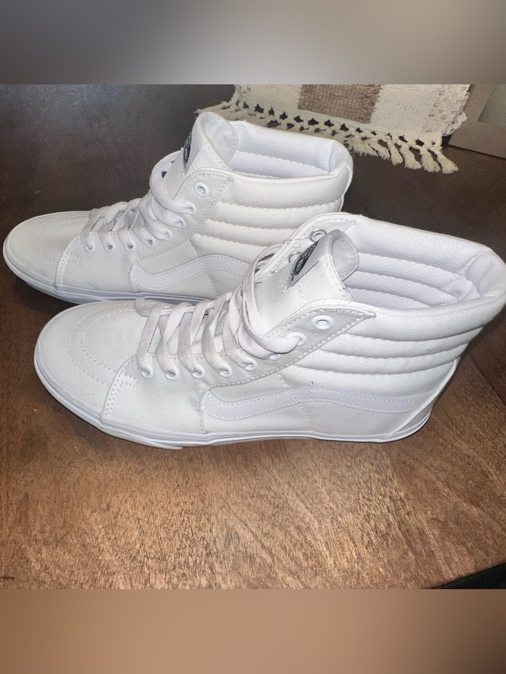 NWOB Sk8-Hi Shoe Lifestyle, Classic Icon, Canvas Men’s Sz 9/ Women’s 10.5 WHITE